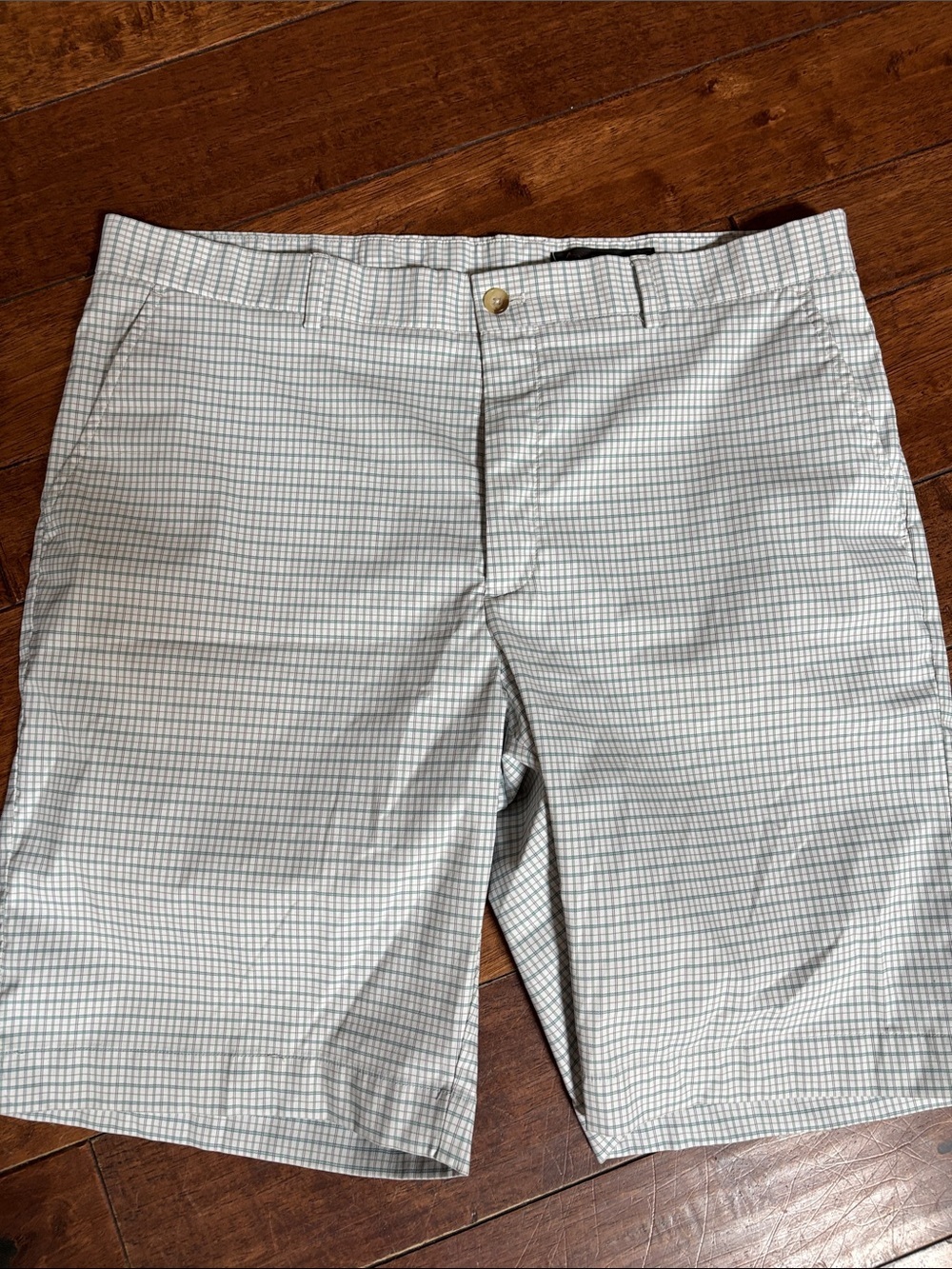 Greg Norman Men's green/tan Plaid Golf Shorts - Classic Summer Style 36